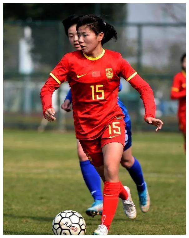 中国女足在赛场上展现出色技艺(中国女足在赛场上展现出色技艺有哪些)