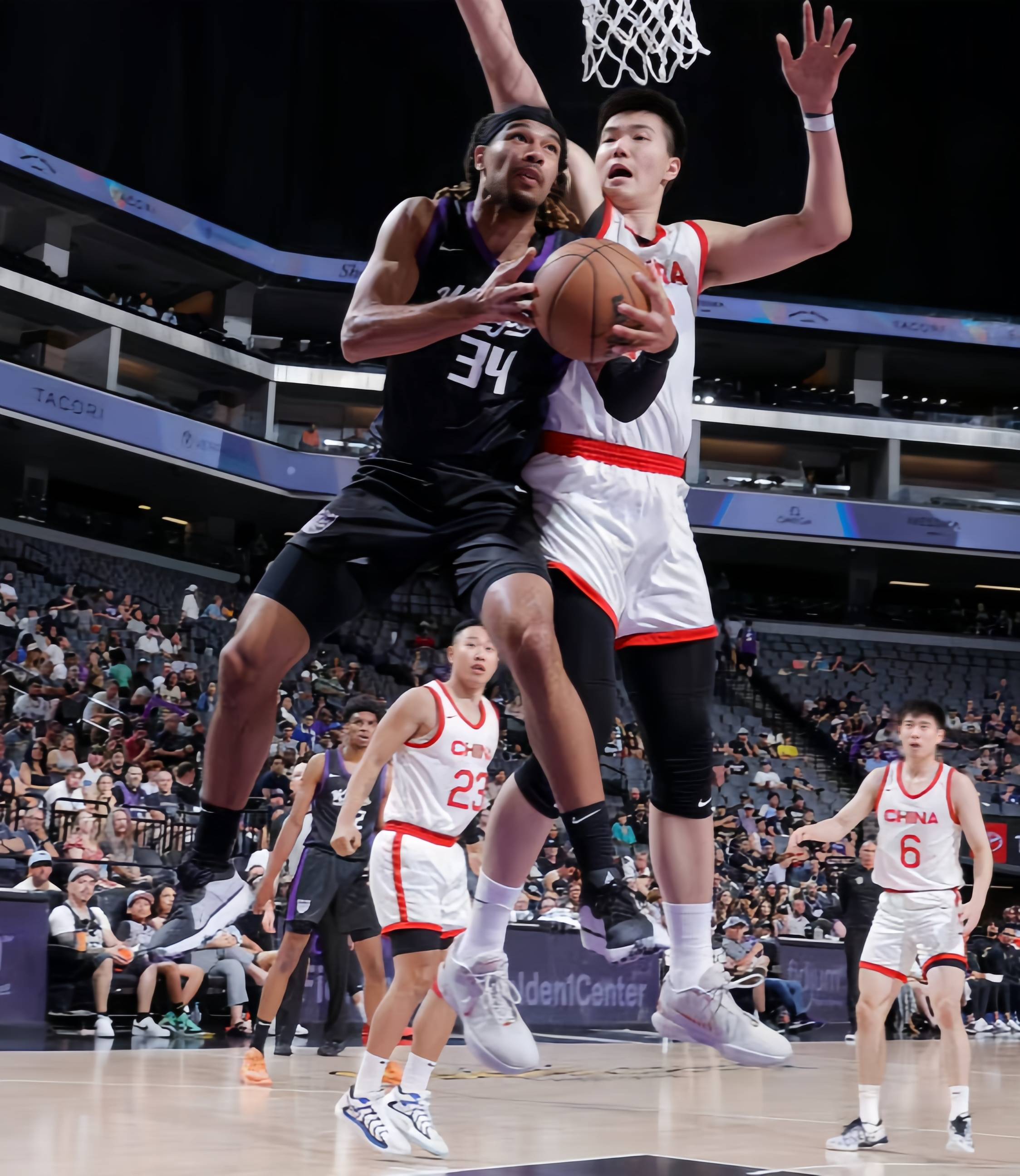 od体育网页版登录入口-篮球比赛呈现高水平竞技对抗