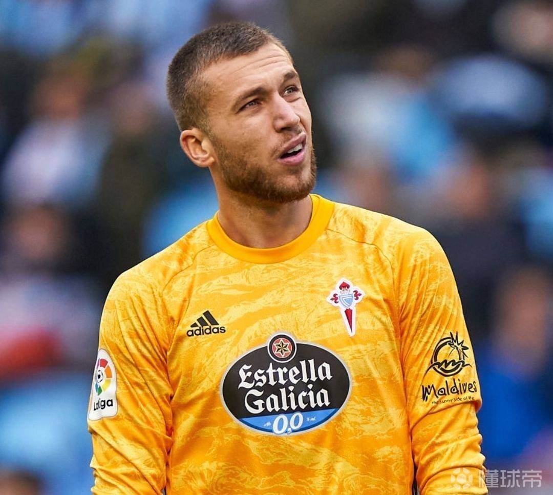 关于塞尔塔前锋进球后庆祝,赢得球迷掌声的信息 关于塞尔塔前锋进球后庆祝,赢得球迷掌声的信息