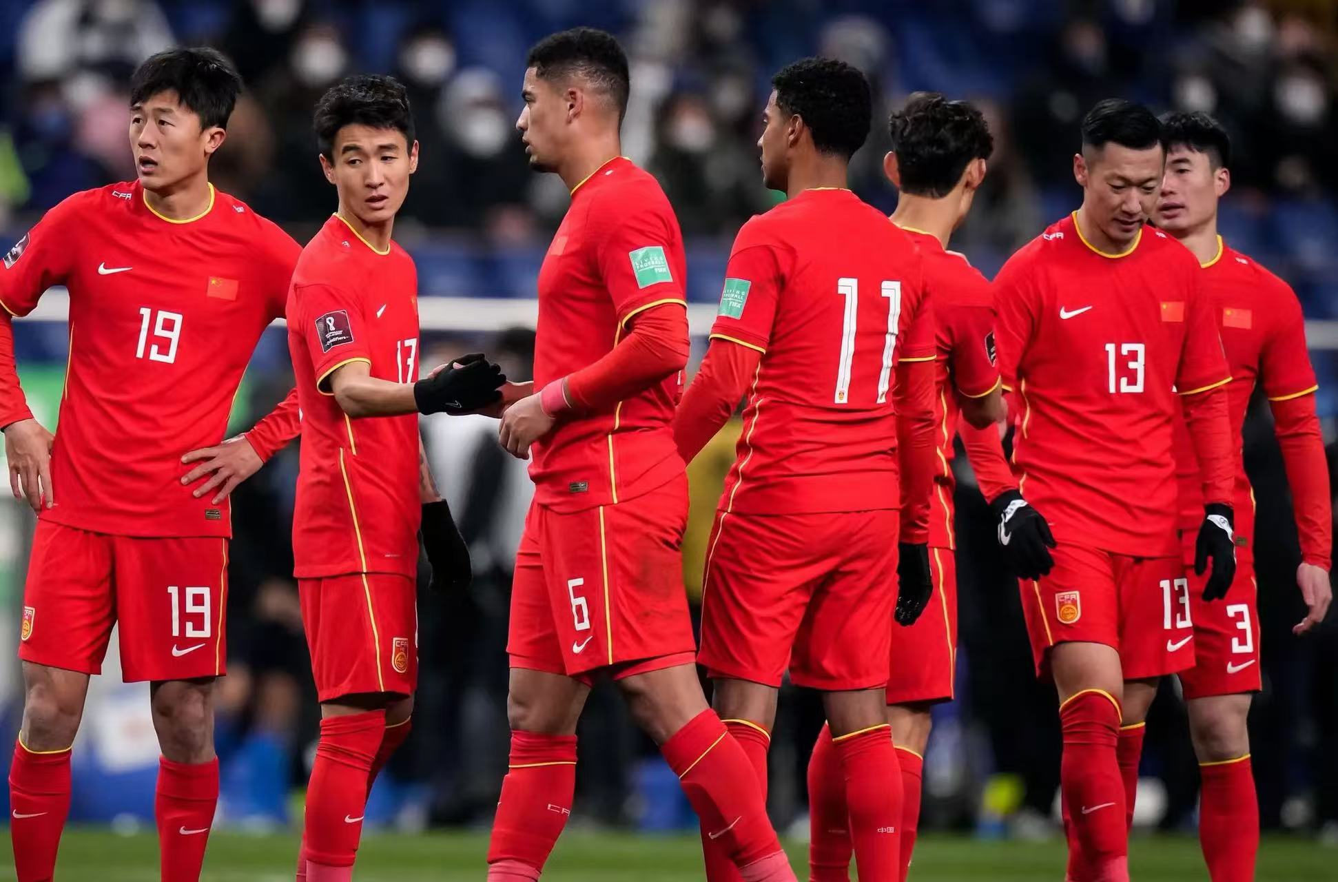 中国足球联赛举办首场激烈交锋 中国足球联赛举办首场激烈交锋