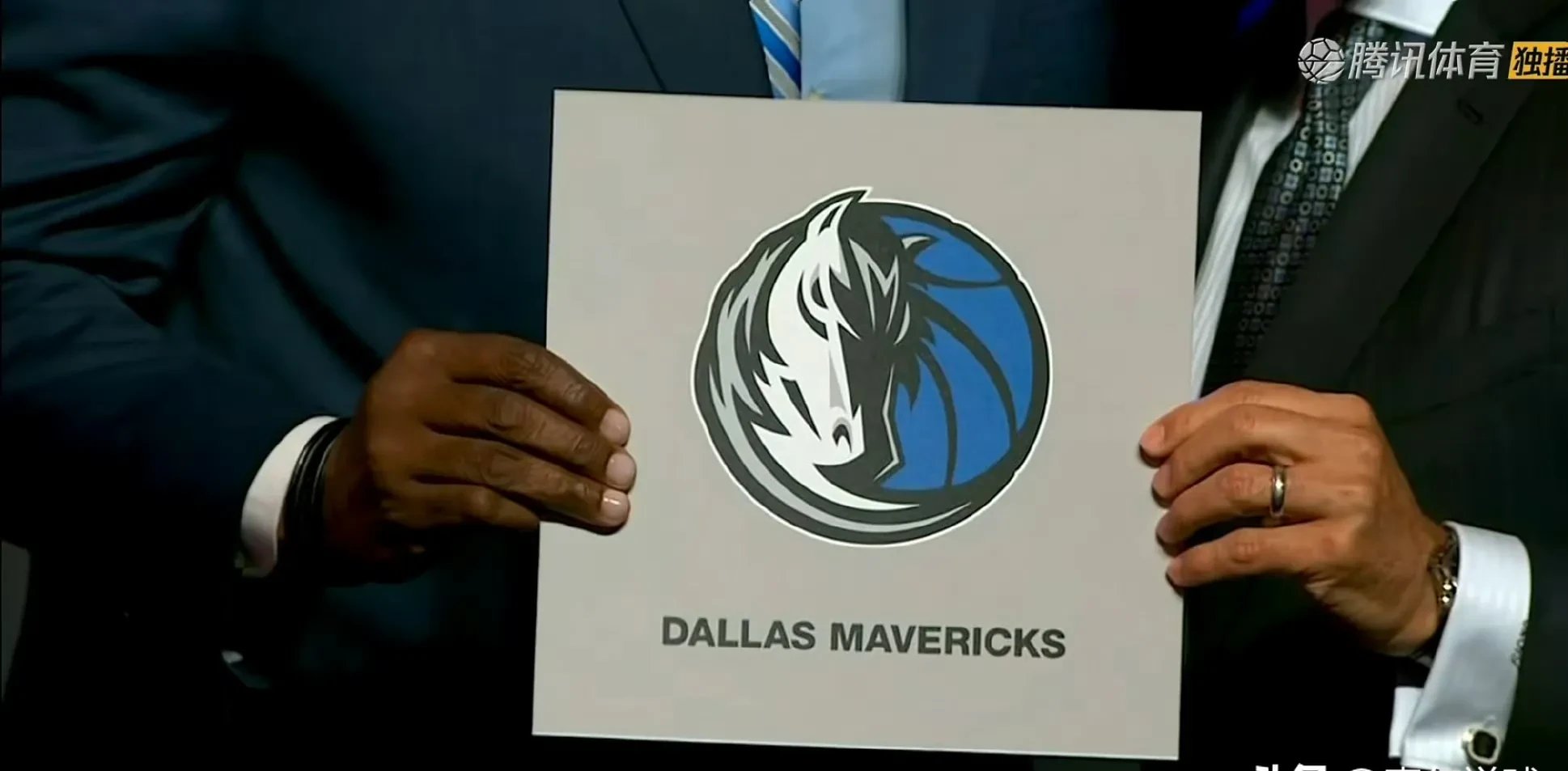 关于独行侠逆转太阳，连胜追赶前列的信息