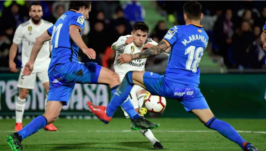 皇家社会对阵格拉纳达,强势夺冠 皇家社会对阵格拉纳达,强势夺冠