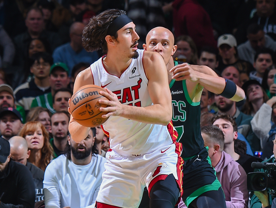 热火客场不敌凯尔特人,遭遇四连败 热火客场不敌凯尔特人,遭遇四连败